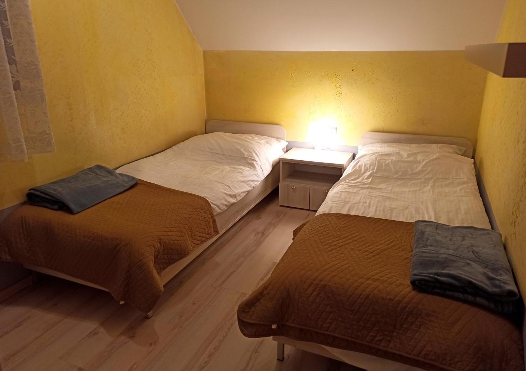 Apartaments Gory Niedzica Zamek Exteriör bild