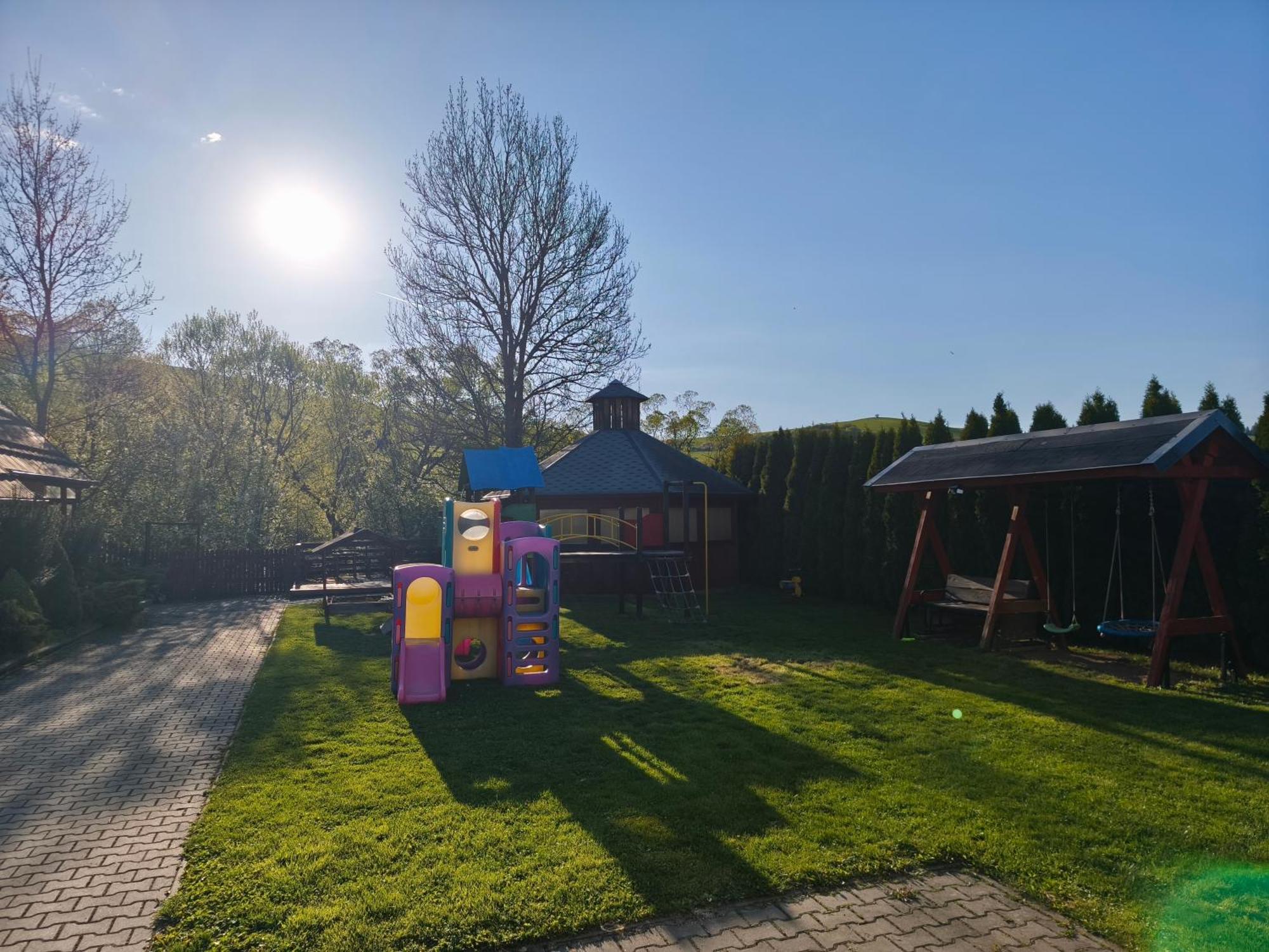 Apartaments Gory Niedzica Zamek Exteriör bild