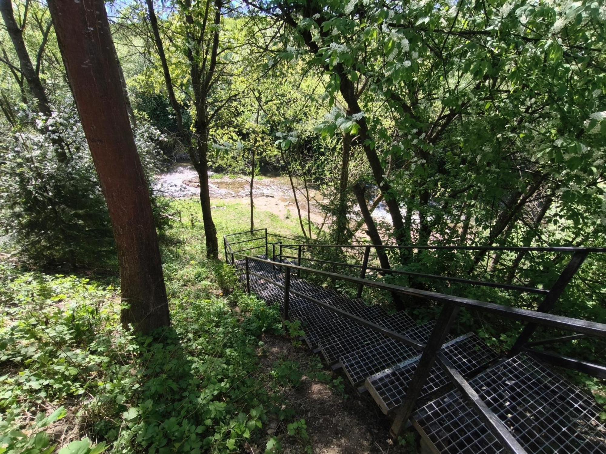 Apartaments Gory Niedzica Zamek Exteriör bild
